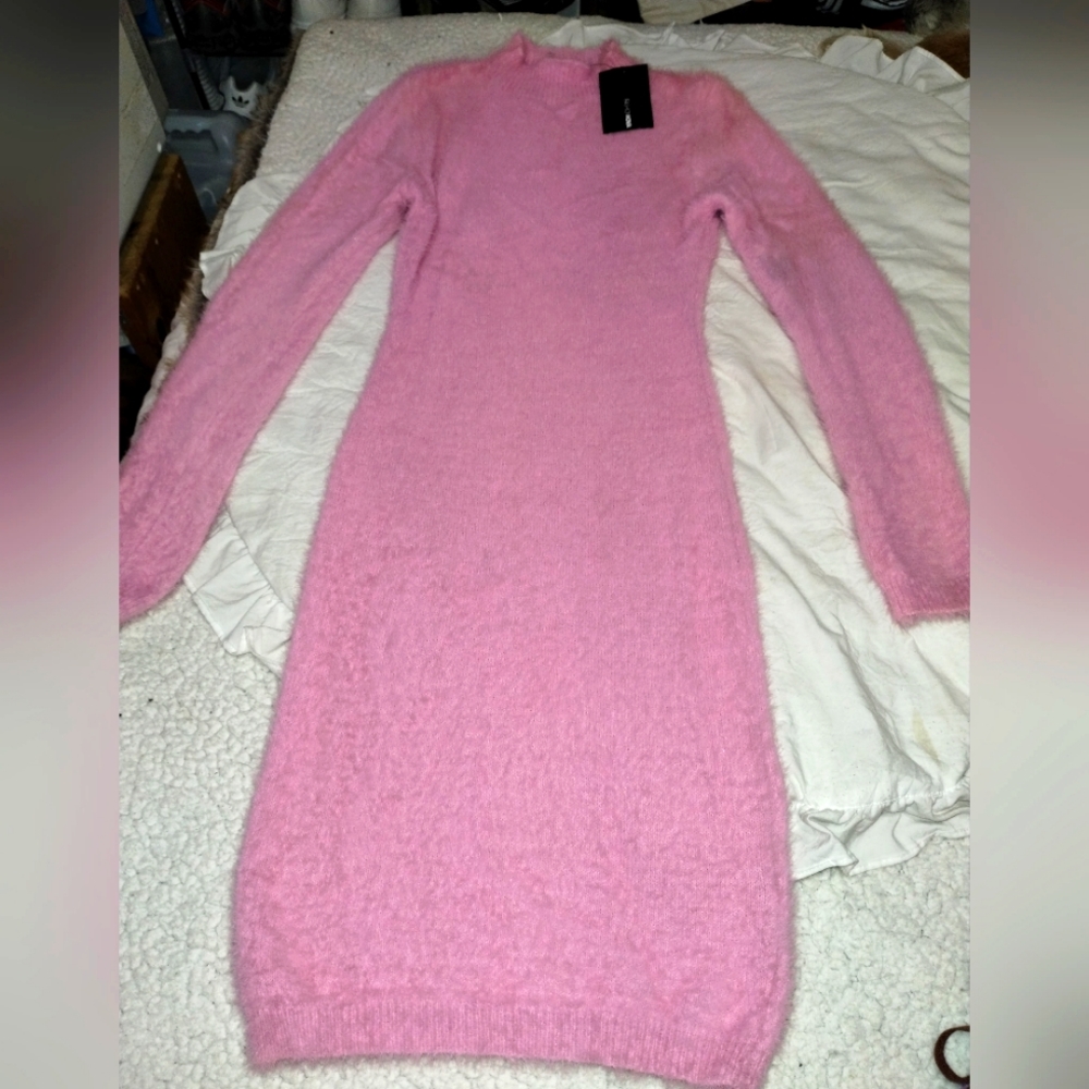 Fashion Nova Winter dress XL but is like L size,pink color